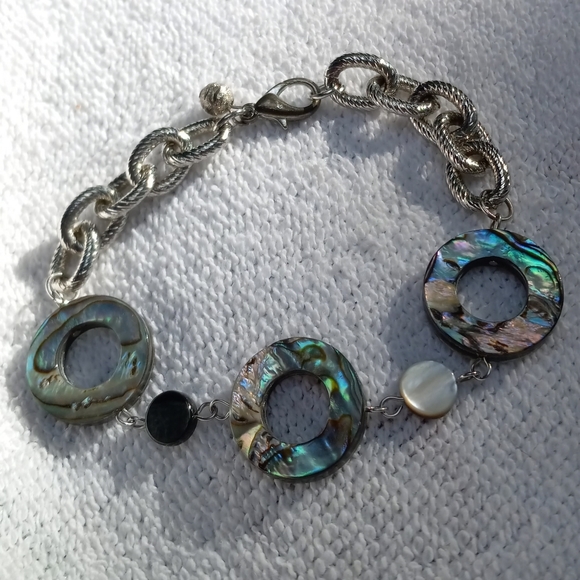 Abalone Shell Bracelet - Picture 1 of 3